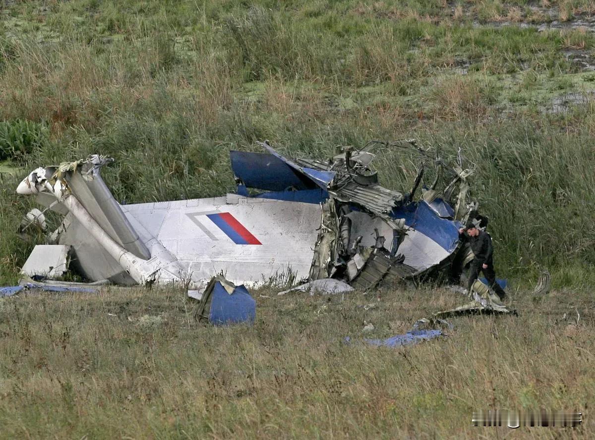 俄军击落乌F-16，俄富豪重奖勇士

近日，国际局势持续紧张。12月27日，俄罗