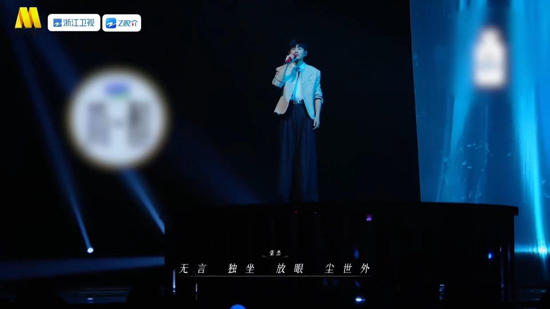 张杰来给音综上强度了本期《国乐无双》张杰唱响经典《一生所爱》，简约编排凸显纯粹唱