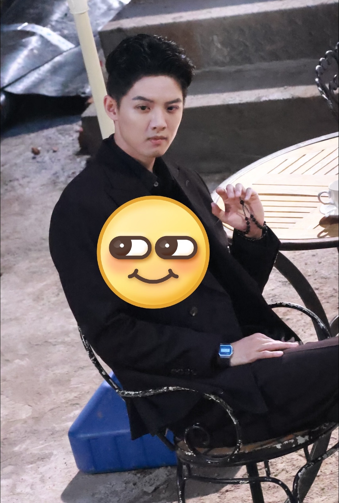 发现我们顾景琛衣服真的好少都是全黑 