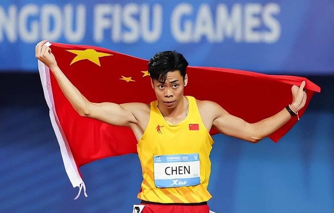 昙花一现的10位中国短跑飞人

1、周伟，从1997年-1998年，20次获得全