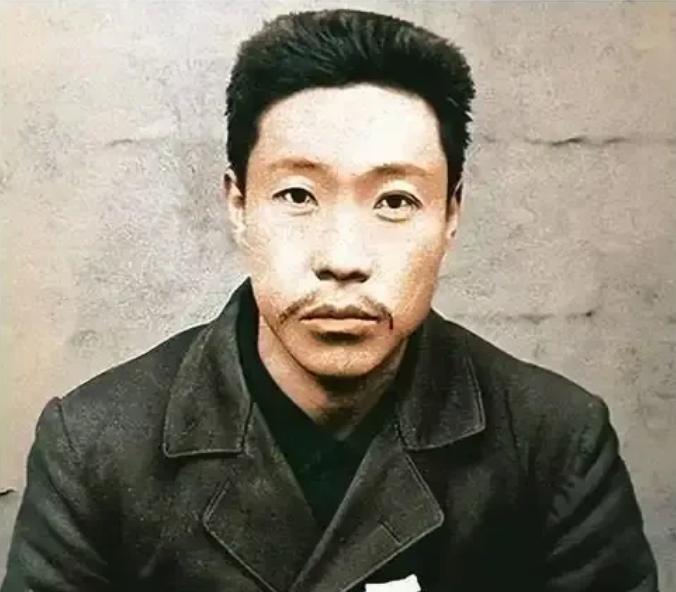 只可惜，这个人的遗骸找不到了，要不然这次李在明访华或许会带他回家。

他死前的最