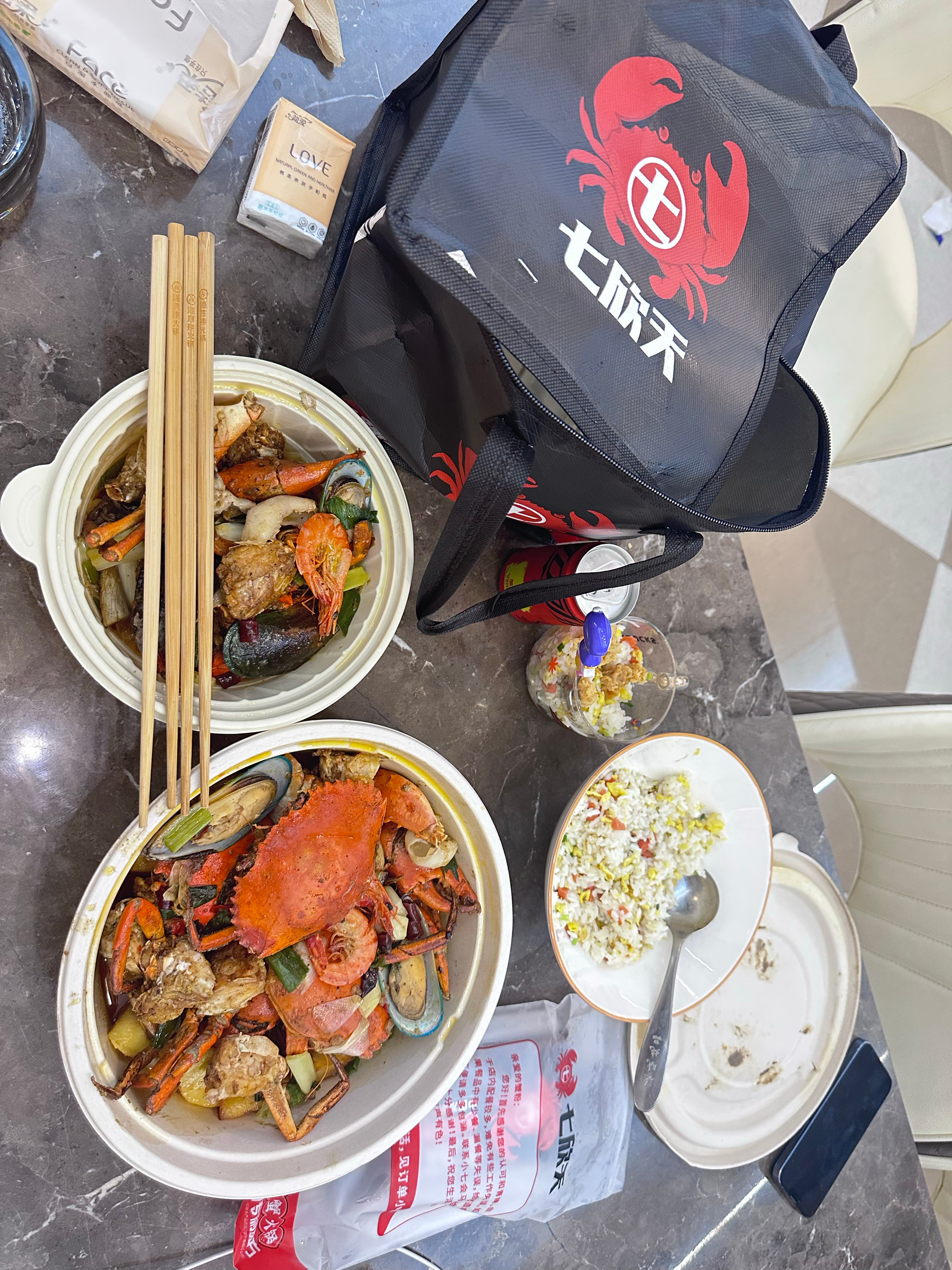 跟老公一起减肥几个月从来没有半夜吃过宵夜 闺蜜的妈妈从江苏来说给我俩带最爱吃的香