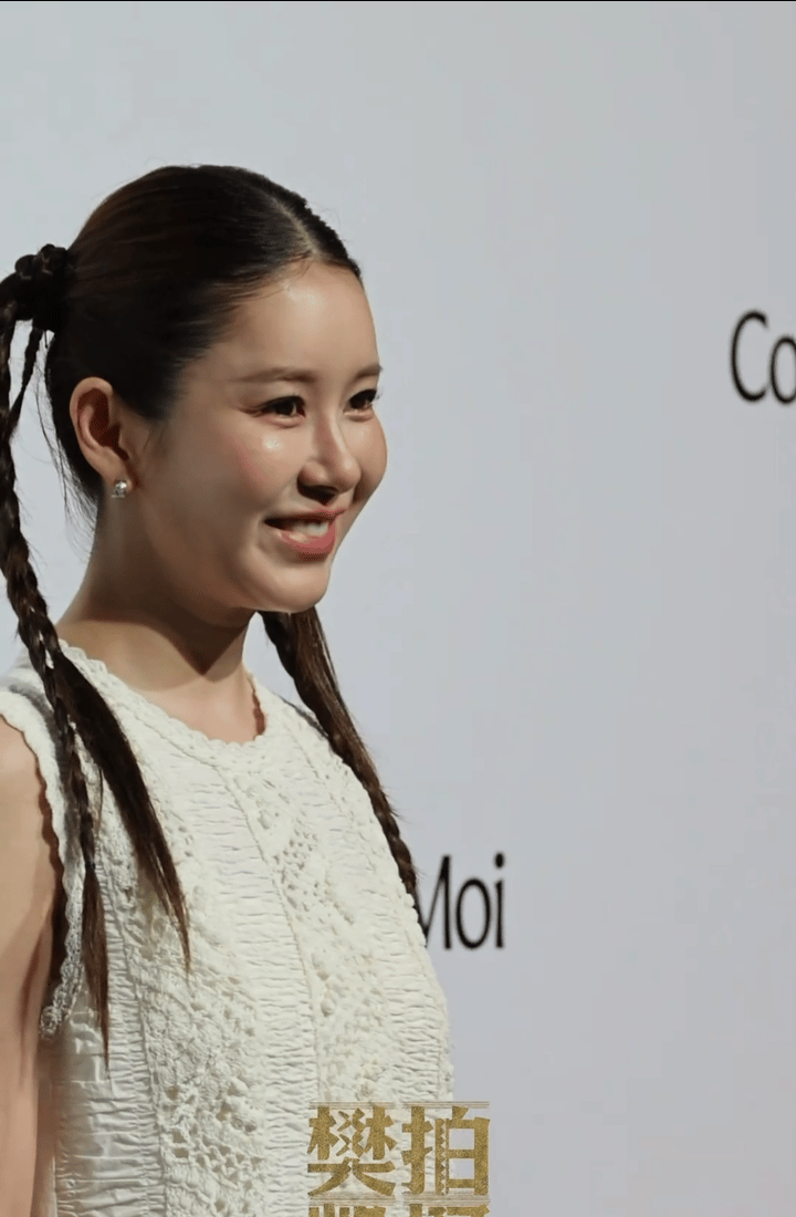 娱乐圈女明星
为啥这么喜欢填苹果肌啊？
他们管陈赫老婆这叫少女感
我只看见评论区