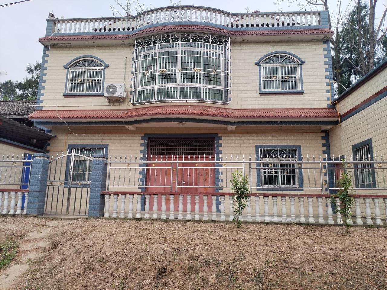 乡村治愈疲惫的好地方

五一节过后，来乡下亲戚家小住两天。
听烦了城市里的喧嚣，