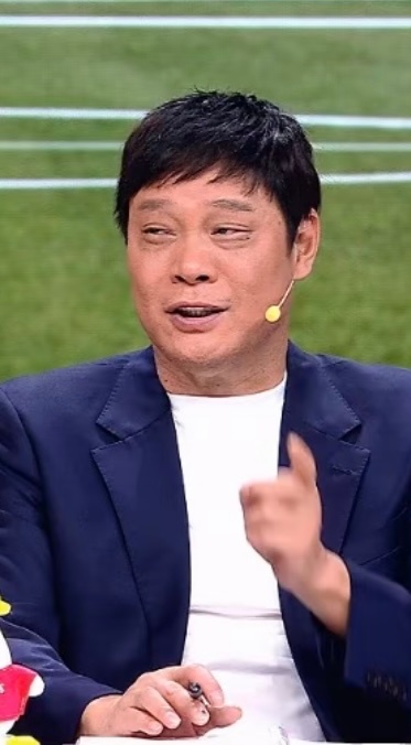 范志毅原来是梅西妈粉能让范大将军也忍不住欢呼的还得是老将🔥就说谁能不为梅西这帽