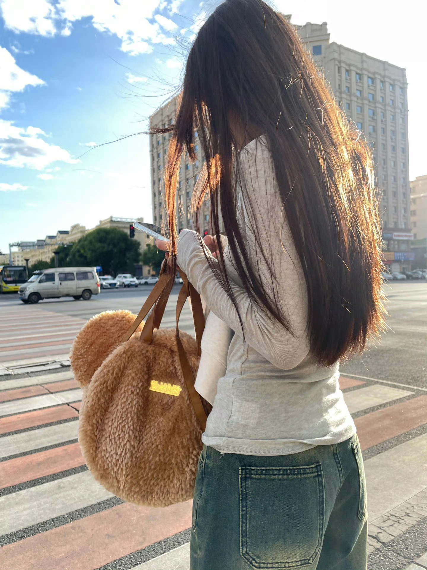 成熟男人玩不过 幼稚弟弟管不住 同龄男人没兴趣。#情感语录##文案# ​​​