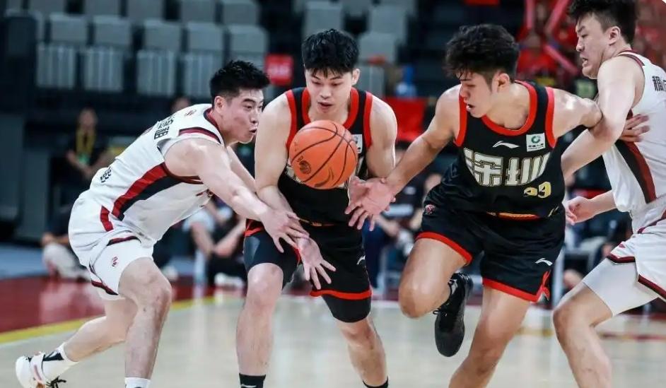 CBA季后赛1/4决赛：深圳2-0战胜浙江稠州金租晋级四强
​
​      在