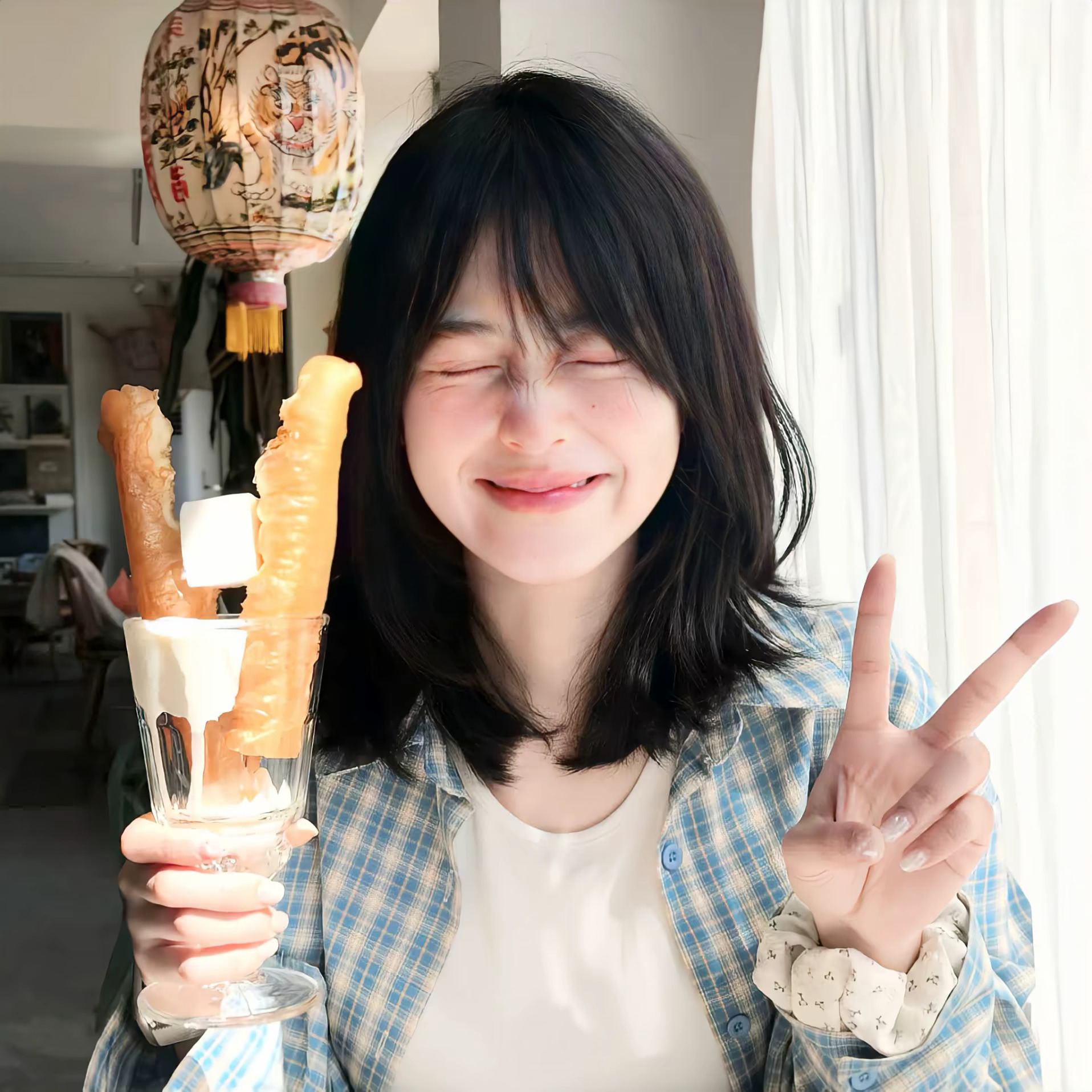 𝙒𝙚𝘾𝙝𝙖𝙩高清女生头像ins风｜氛围感｜女头｜高清 ︱ 图源网  