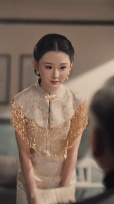 金华继ENEMY之后又一梨园神作看完ENEMY追这部金华梨园剧江怜的墨绿无袖旗袍