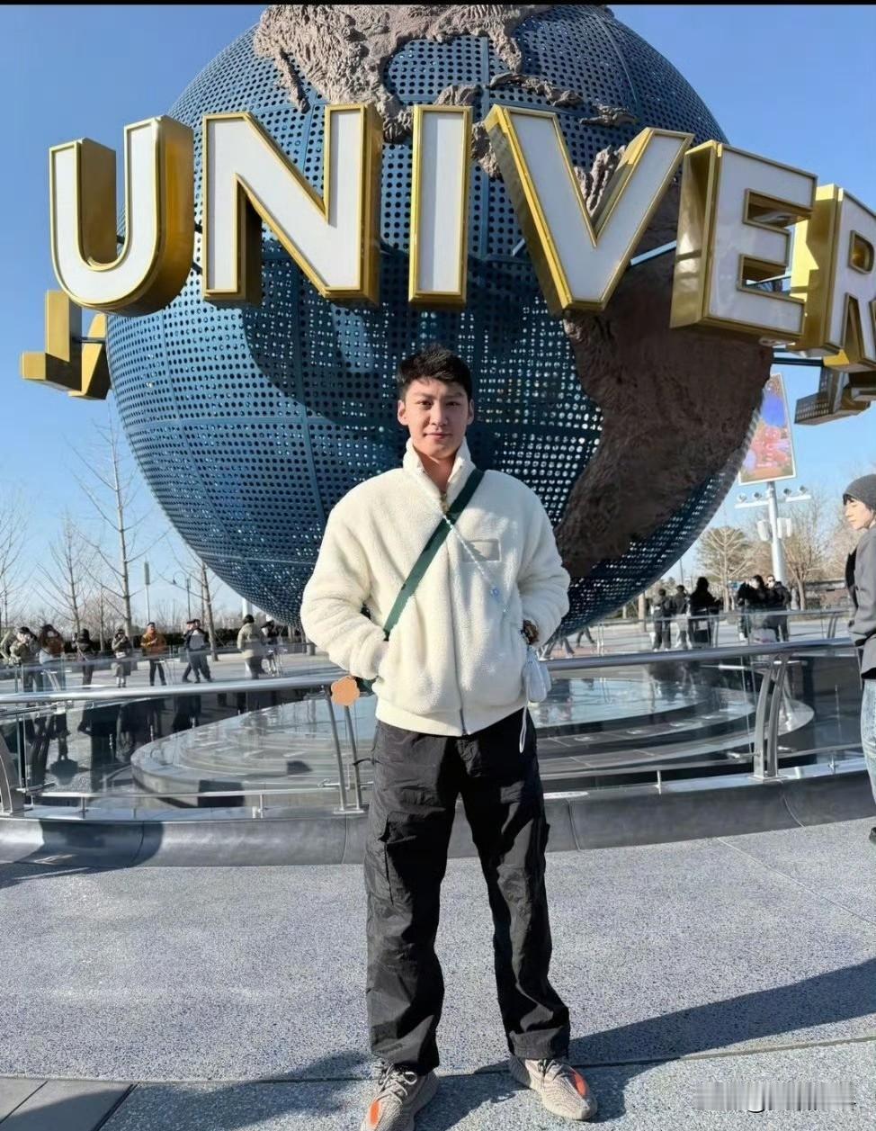 薛飞：祝大家新年快乐🎉🎊🇨🇳万事都顺👍👍👍 ​​​
2026.1.