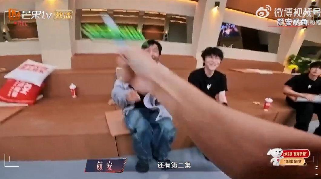 颜安首选郭晓东郭晓东披哥好命哥好命哥郭晓东！被队长颜安放在首选名单，能被人坚定选