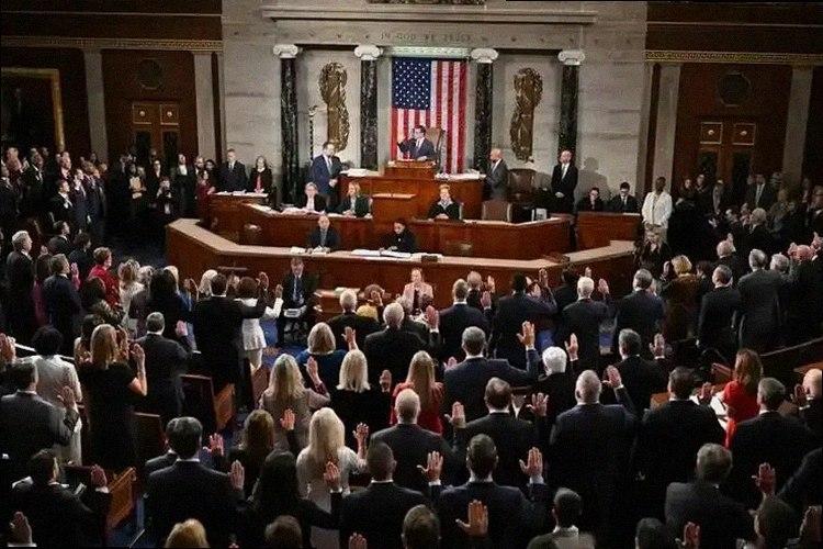 2026年1月28日，华盛顿的天还是冷得让人打哆嗦，美联储那栋大楼里，气氛同样凝