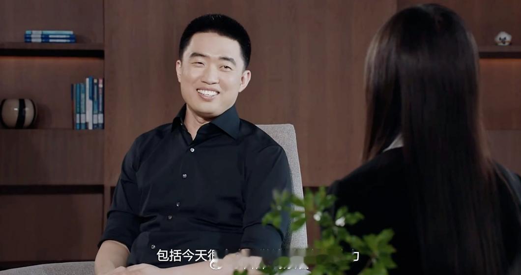 李想：- 端到端是 VLA 的一部分。- 今天很多企业做端到端都很吃力。他的原话