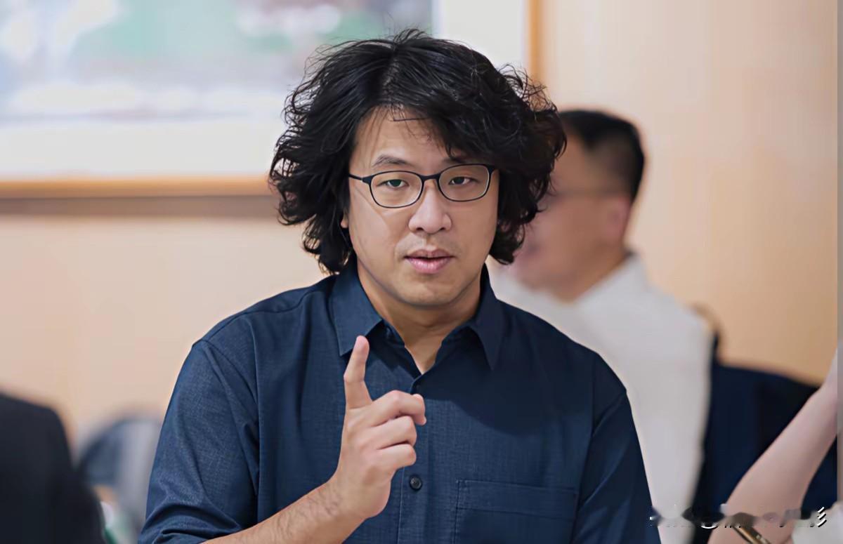 在特朗普表示不希望看见“台独”之后，“台独”顽固分子沈伯洋出来放话了！

沈伯洋