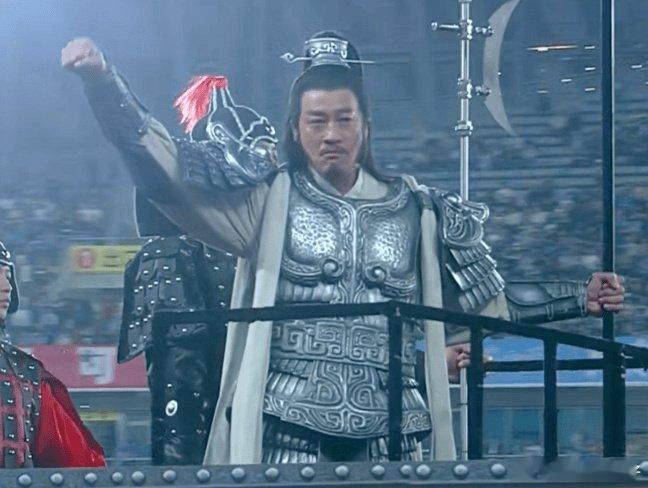 何润东现身宿迁奥体真把何润东请来了啊？而且还做了霸王的造型！今天要是赢了，下一场