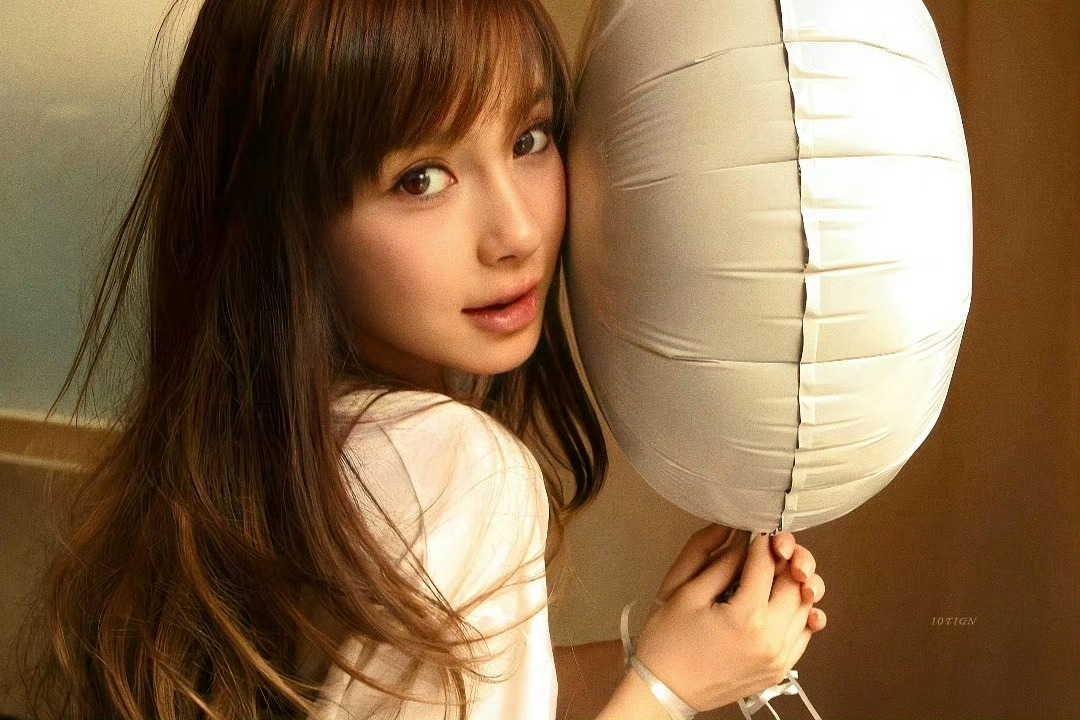 Angelababy家里摆满了粉丝的礼物互相吸引，我姐对粉丝一直都很好，事事有回