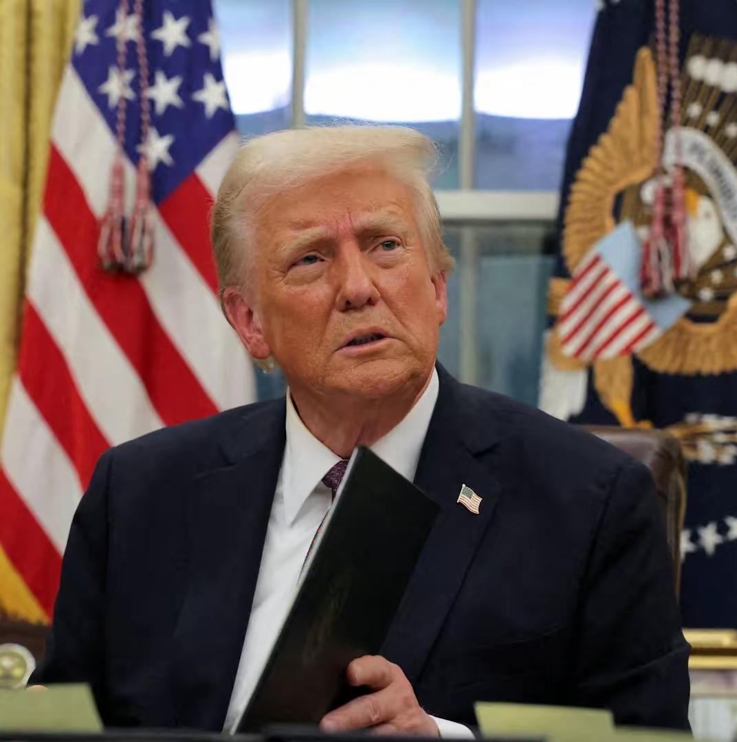 以色列把美国坑惨了！
这次空袭卡达尔，以色列真的把美国坑惨了！如果卡选择忍气吞声
