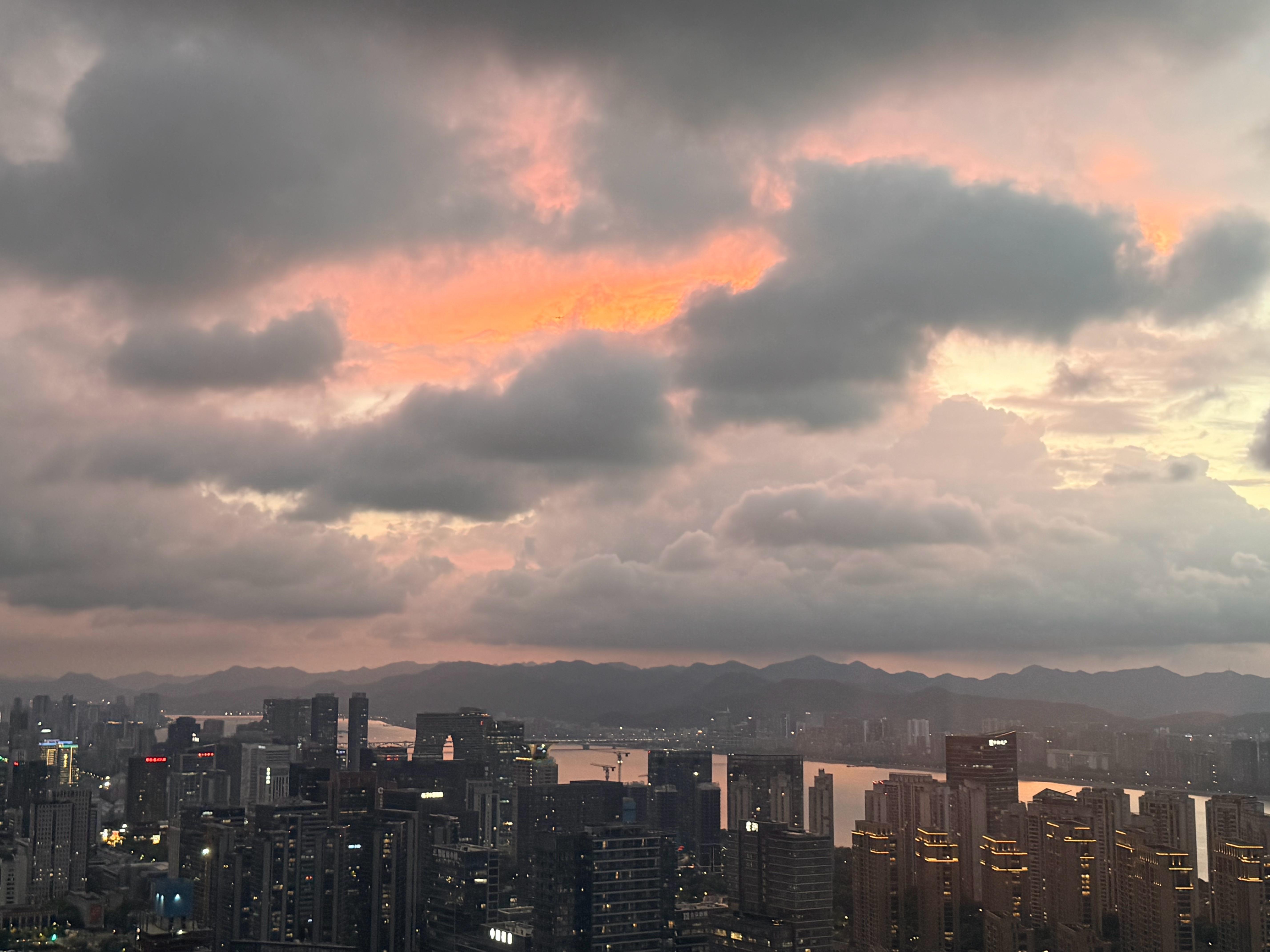 人在工位精神状态已离线 