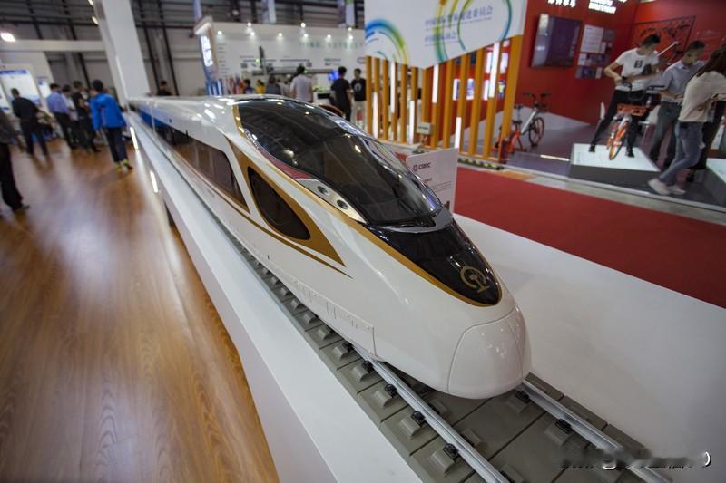 这一大段关于世界演变的观点分享，真的很有深度！现在的世界确实处于不断变化中，生物