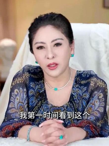 向太终于站出来替朱女士说话了，一席话戳中无数已婚女性的痛处。
 
她录视频怒斥男