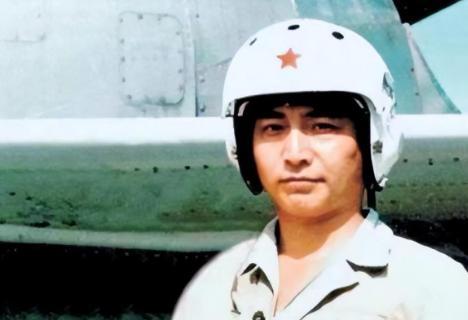 南海撞机王伟成功跳伞，为啥10万人都找不到他？直到20多年后才懂

王伟一看飞机