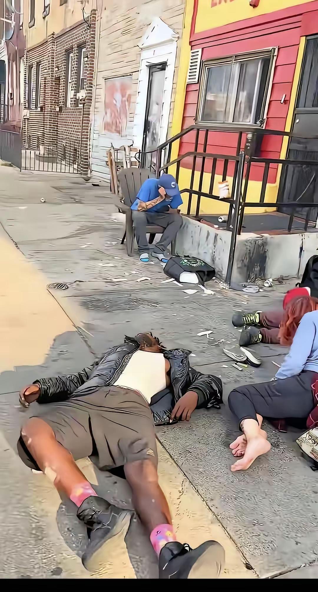 朱门酒肉臭，路有冻死骨。这是杜甫写的，表达了忧国忧民之情。一千多年后的今天，竟然