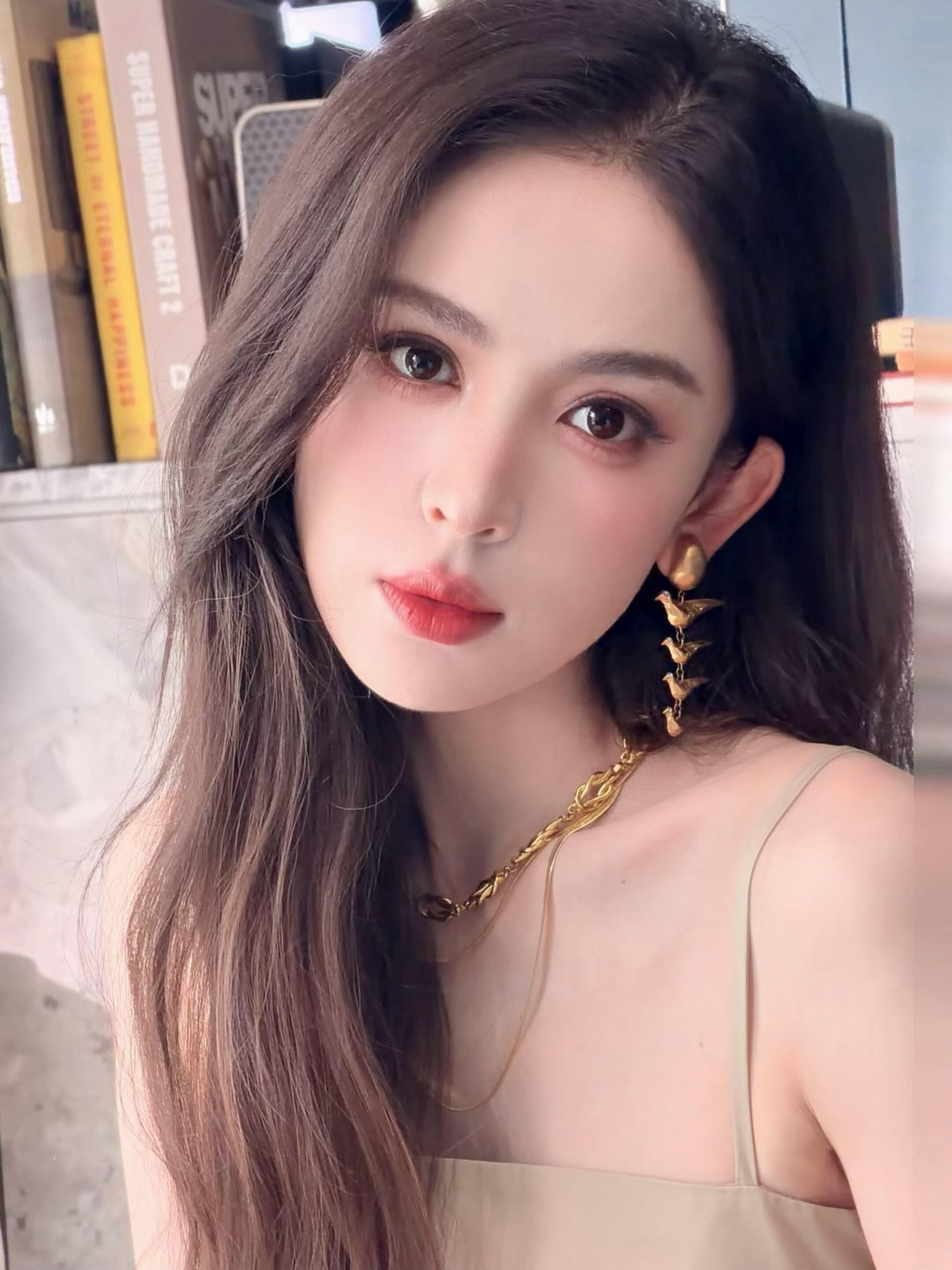 娜扎   太欲了，发射发射＞＞＞💕💕💕娜扎直角肩娜扎新剧被打成哪吒了