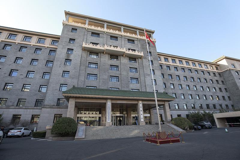 从严核查教育部与直属高校，实在大快人心，广受百姓称道。
时隔五载，中央再度对教育