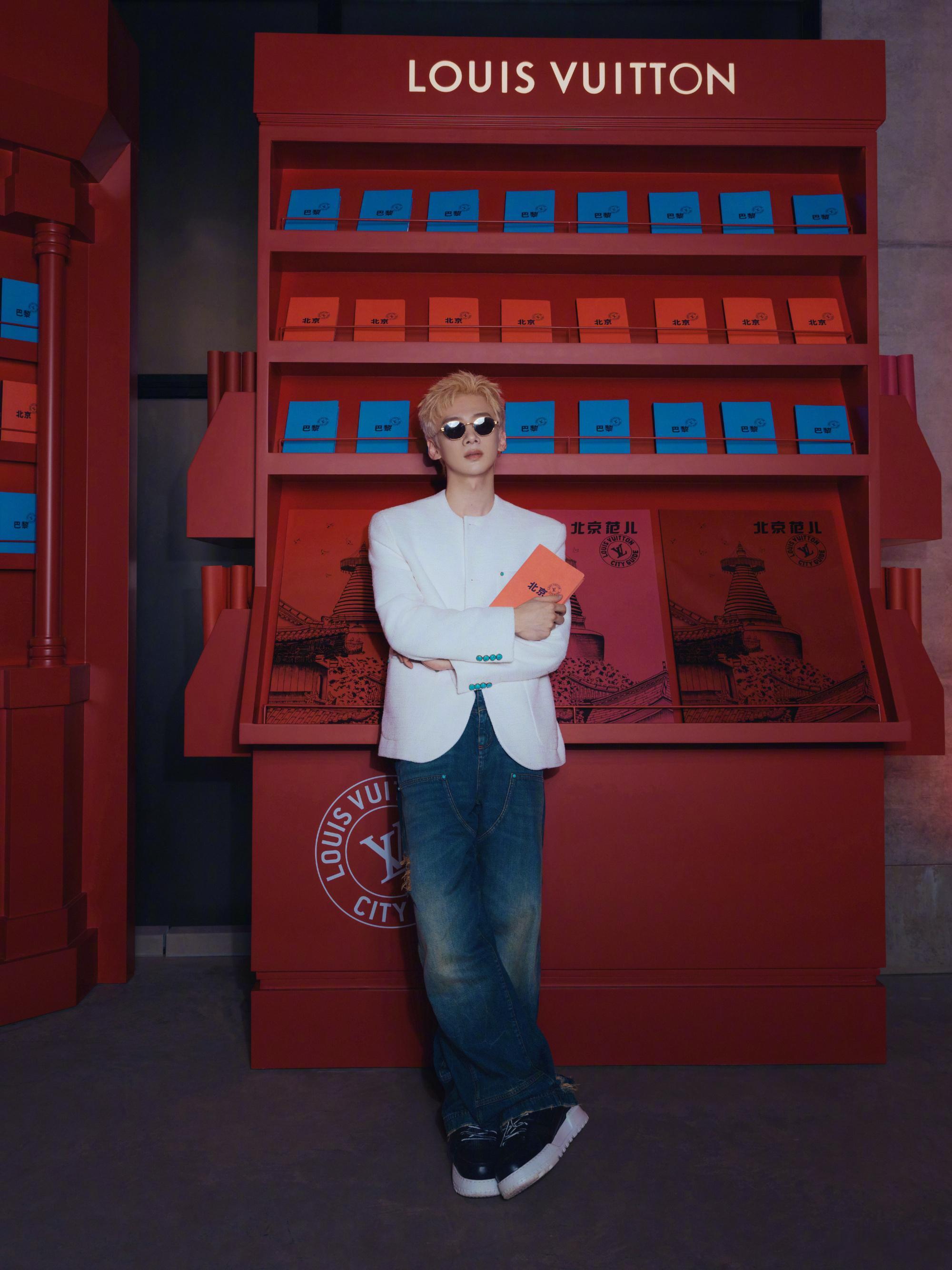 #导演说白敬亭聪明幽默经验丰富# 期待俺们桑延白敬亭[亲亲] ​​​