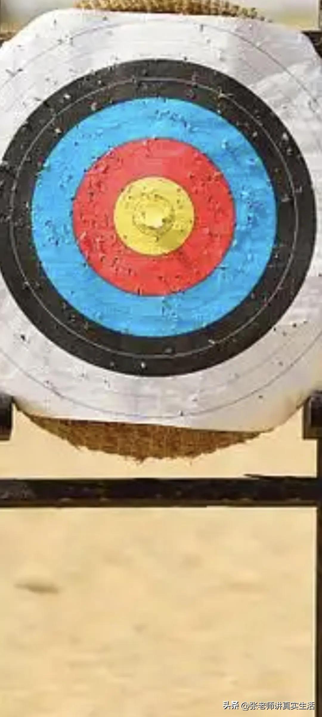 退​休老姐妹凑在一起闲聊，翻​出几十年前的一桩乌龙往事，听完内容​忍不住​让人笑