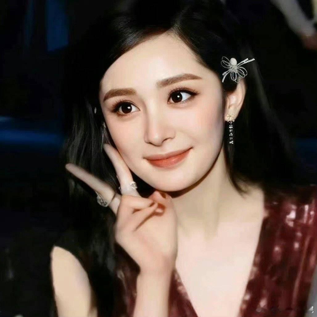 杨幂全肯定杨幂 好权威的一张脸 ​​​