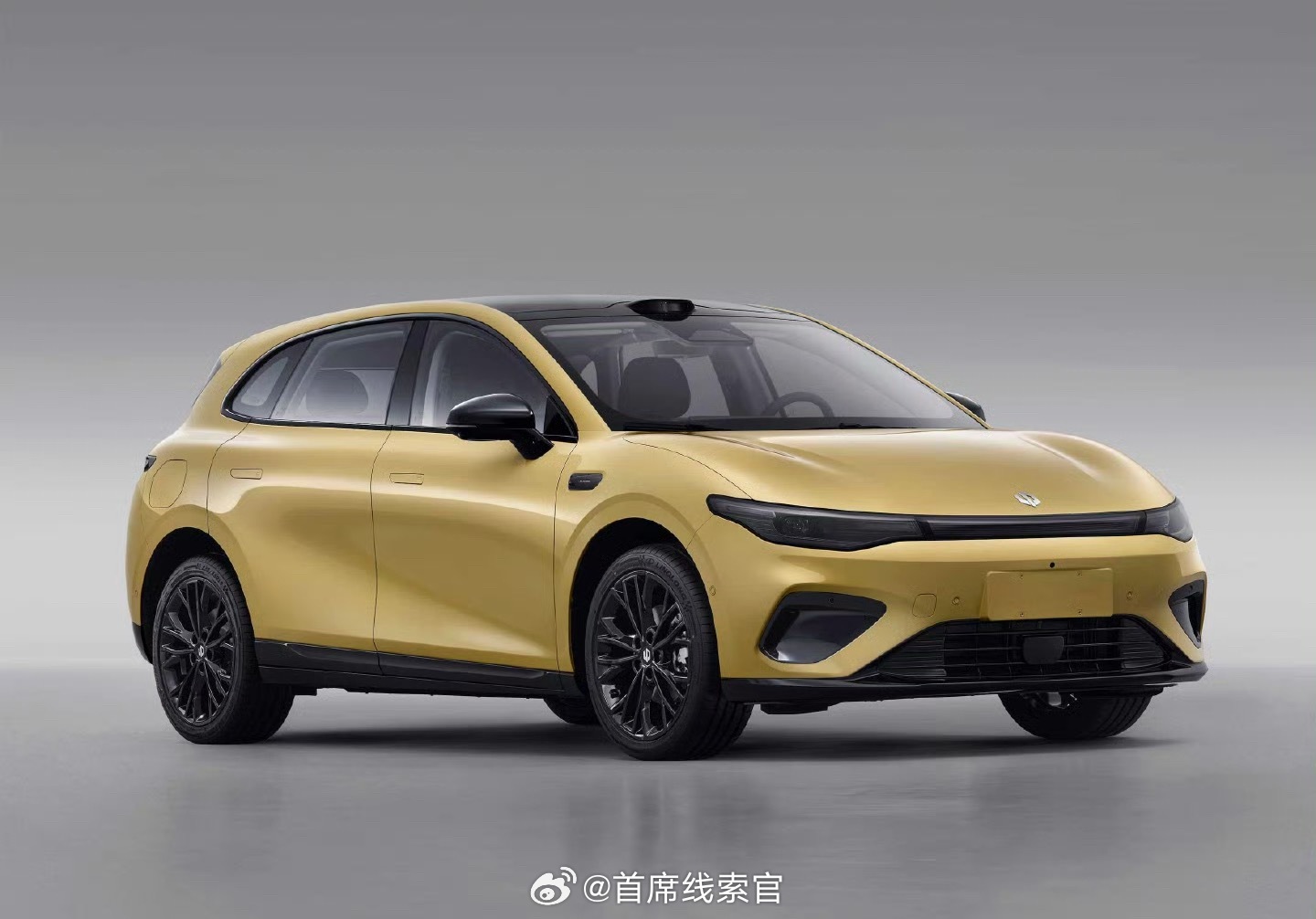 零跑 Lafa5 已申报四个版本，定位为纯电动高颜值运动轿跑。车身尺寸为 443