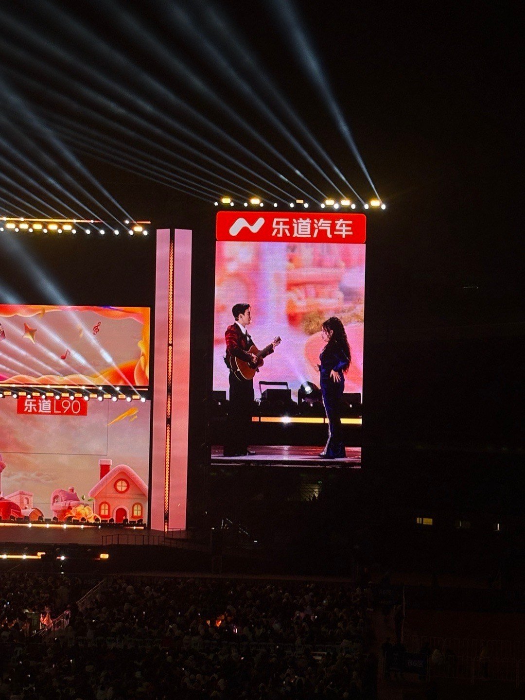 李川求婚锤娜丽莎 锤娜丽莎她不撕标签、不惧争议，把幽默刻进骨子里，把热爱融进事业