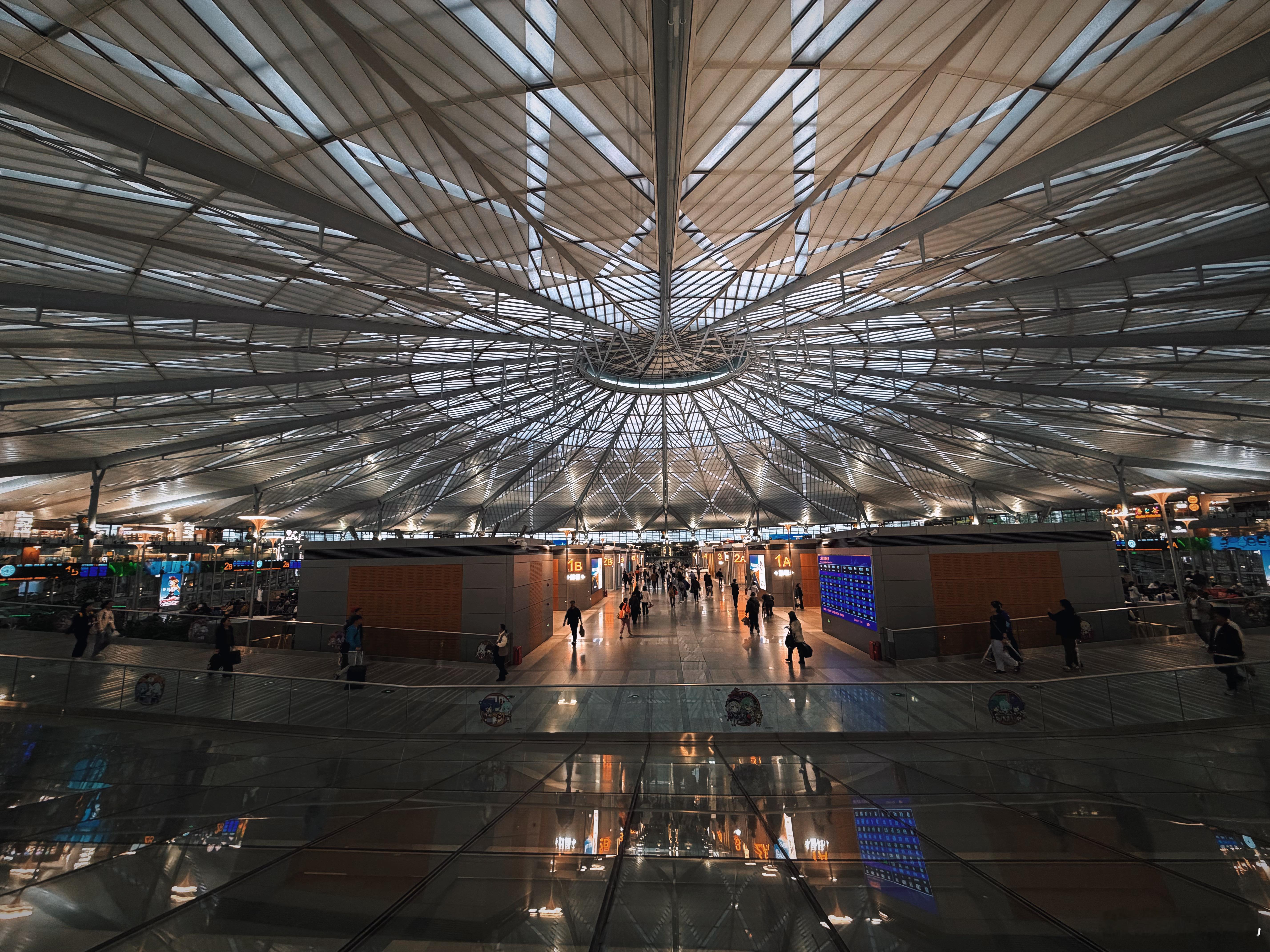 第一次从上海南站出发，车站设计挺有意思啊。 上海·上海南站