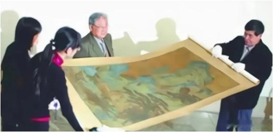 1918年，翁万戈出生在“一行五进士，一门三巡抚”的顶级书香世家，他的曾祖父翁同