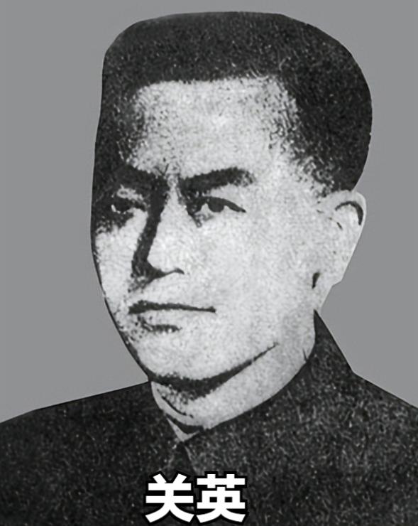 1938年春，赣东北磨盘山，红军游击队政委杨文翰拔出枪，顶住了老首长关英的脑袋。