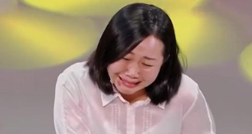 湖南一女子3岁走失，40岁成为千万富豪后，登上电视寻亲，不料，亲生父母无人到场，