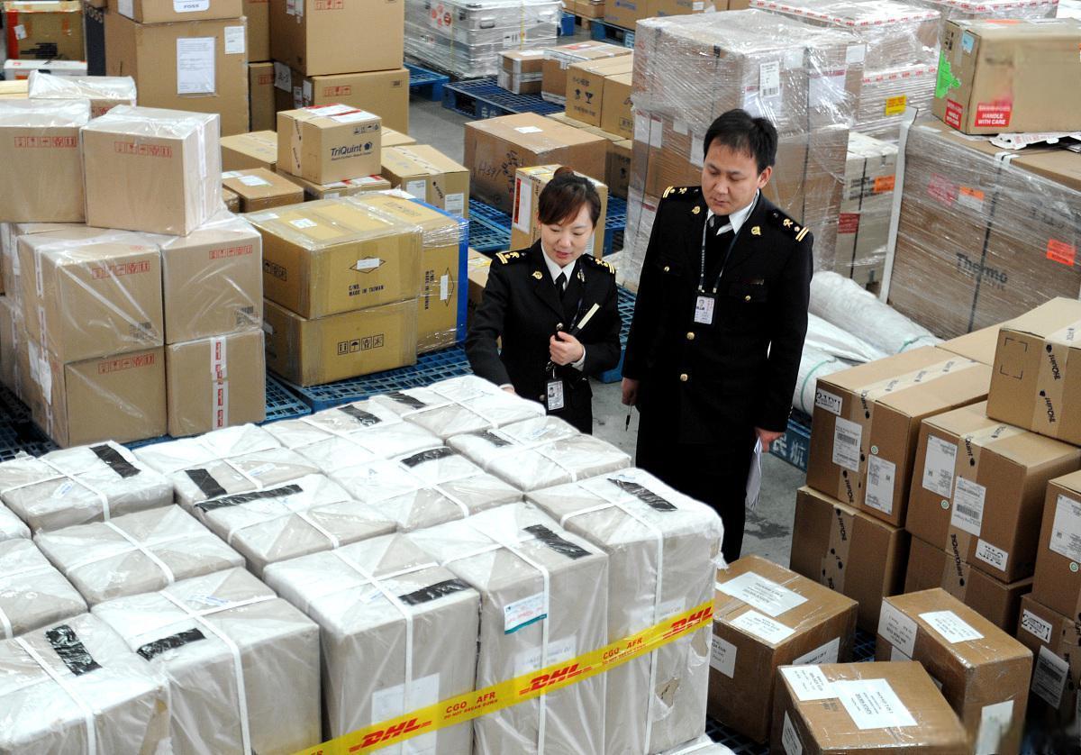 商务部放了个大招，今天他们发了个公告，从2026年1月6日开始，我们禁止向日本的