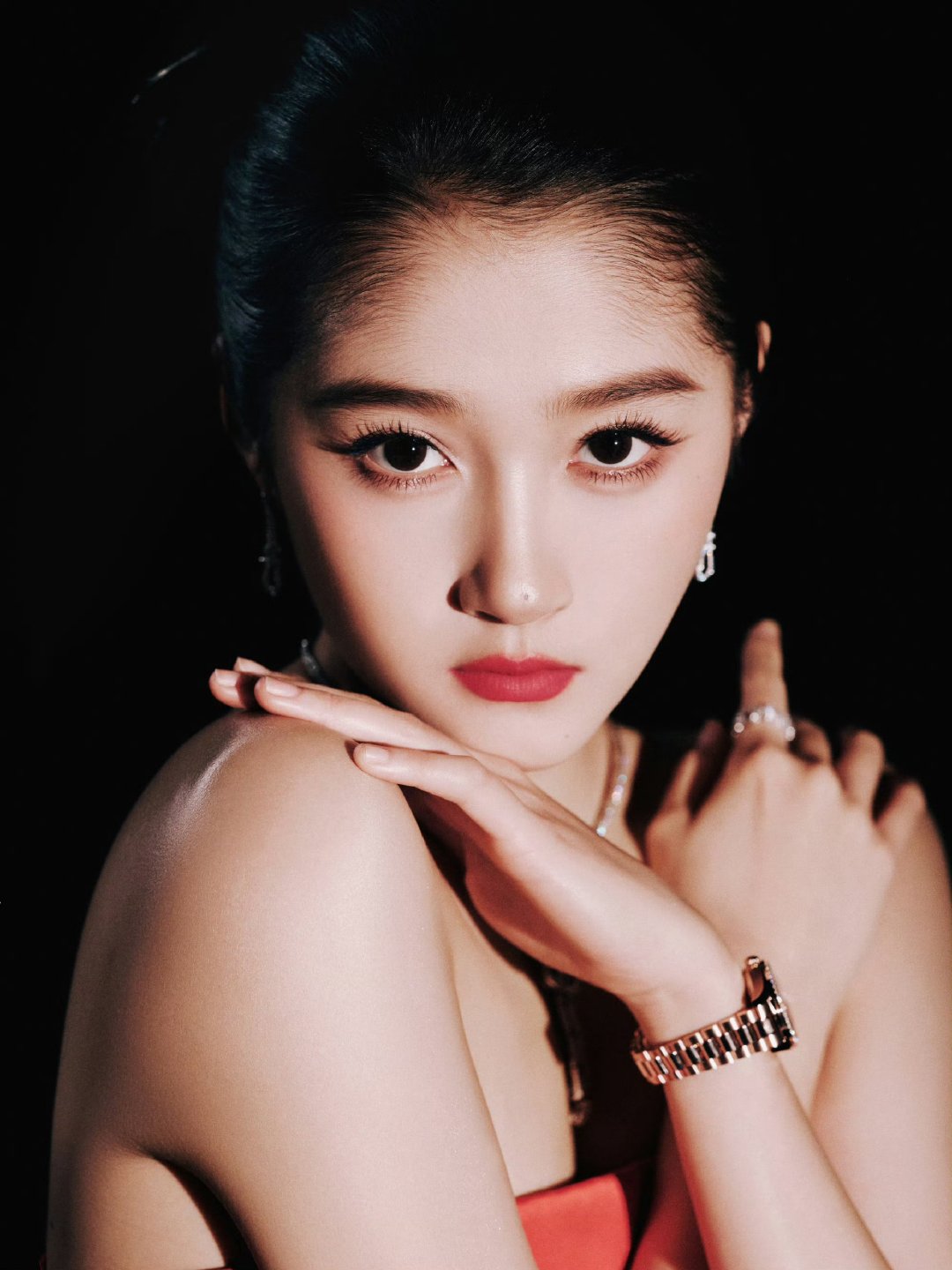 肆意张扬的美少女 