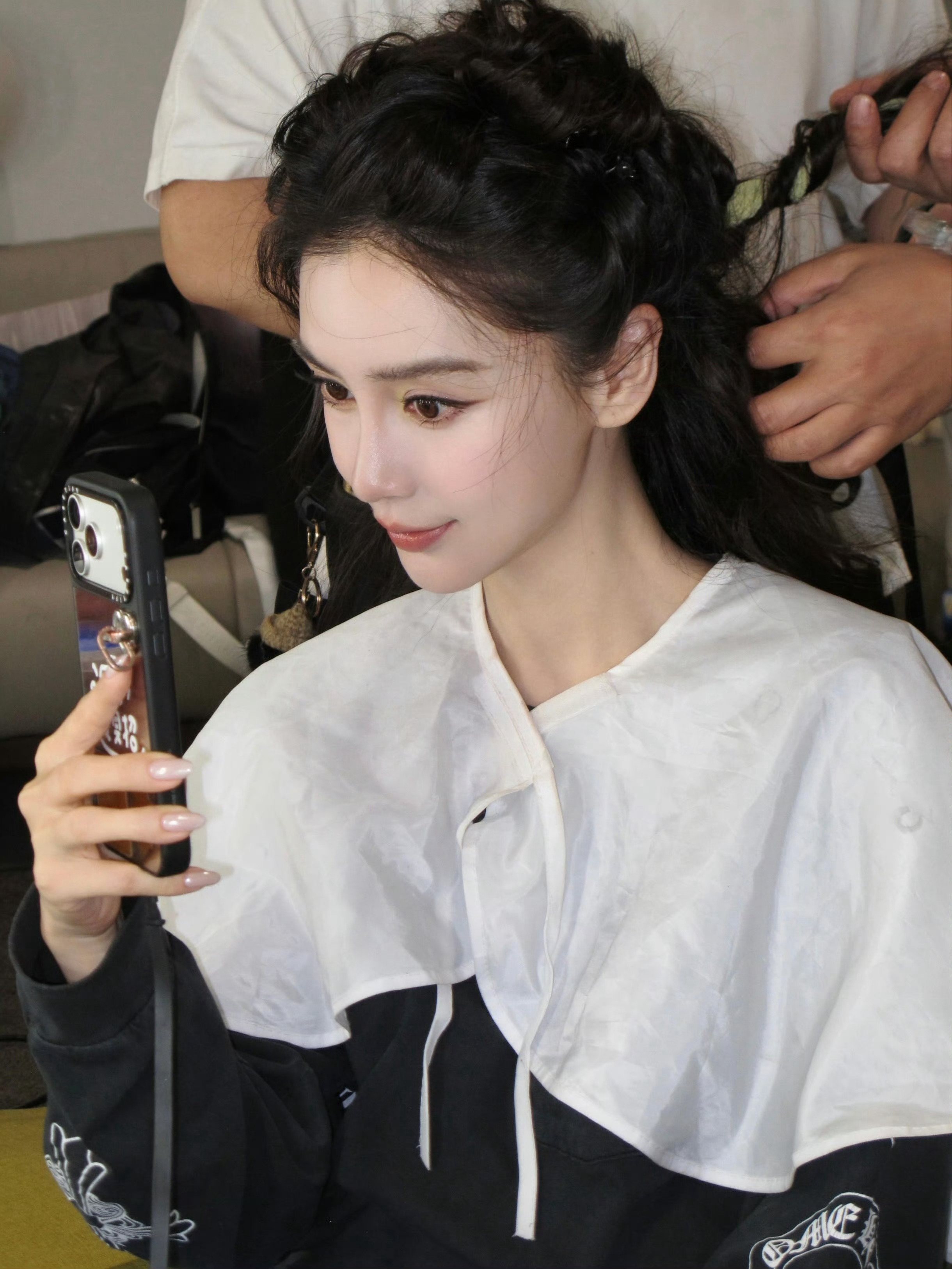 小老鼻能不能把这张自拍发出来😔 ​​​