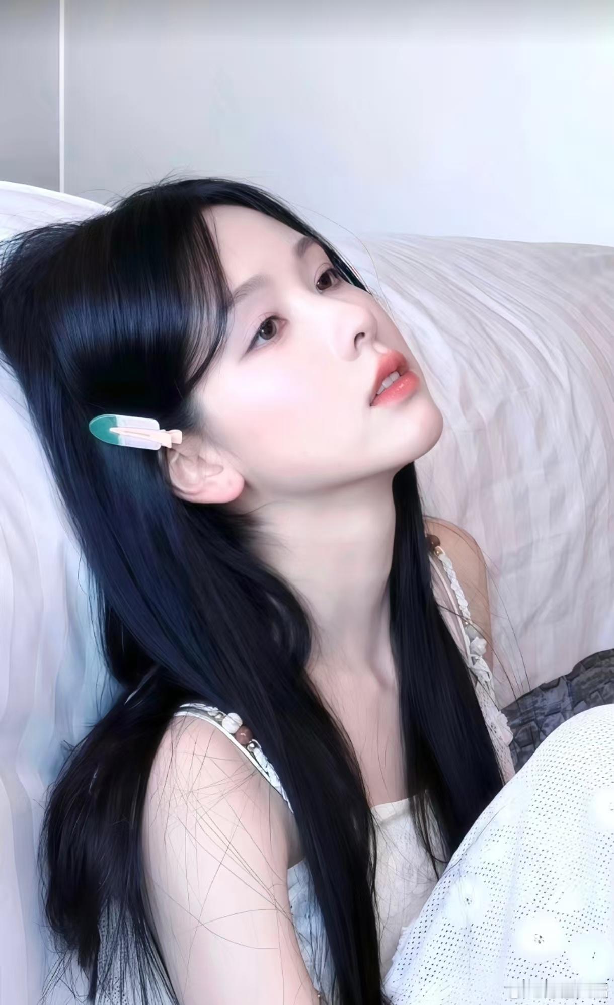 陈都灵和夏弃疾合作 陈都灵的脸真的太扛镜头了，夏弃疾随手一拍都是神图，狐妖造型清