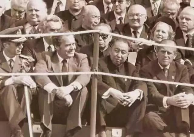 1980年5月，南斯拉夫，华国锋出席南斯拉夫领导人“铁托”的葬礼。葬礼非常的隆重
