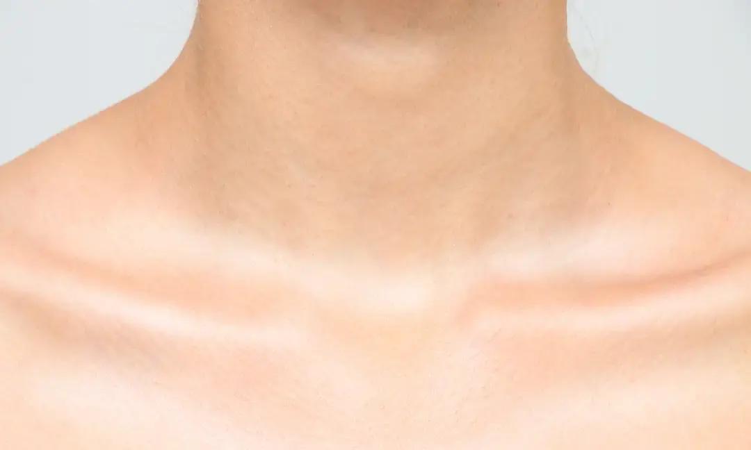 以前总觉得两个人好到极致就该没秘密，身体每个角落都想亲近。

直到听了医生朋友念