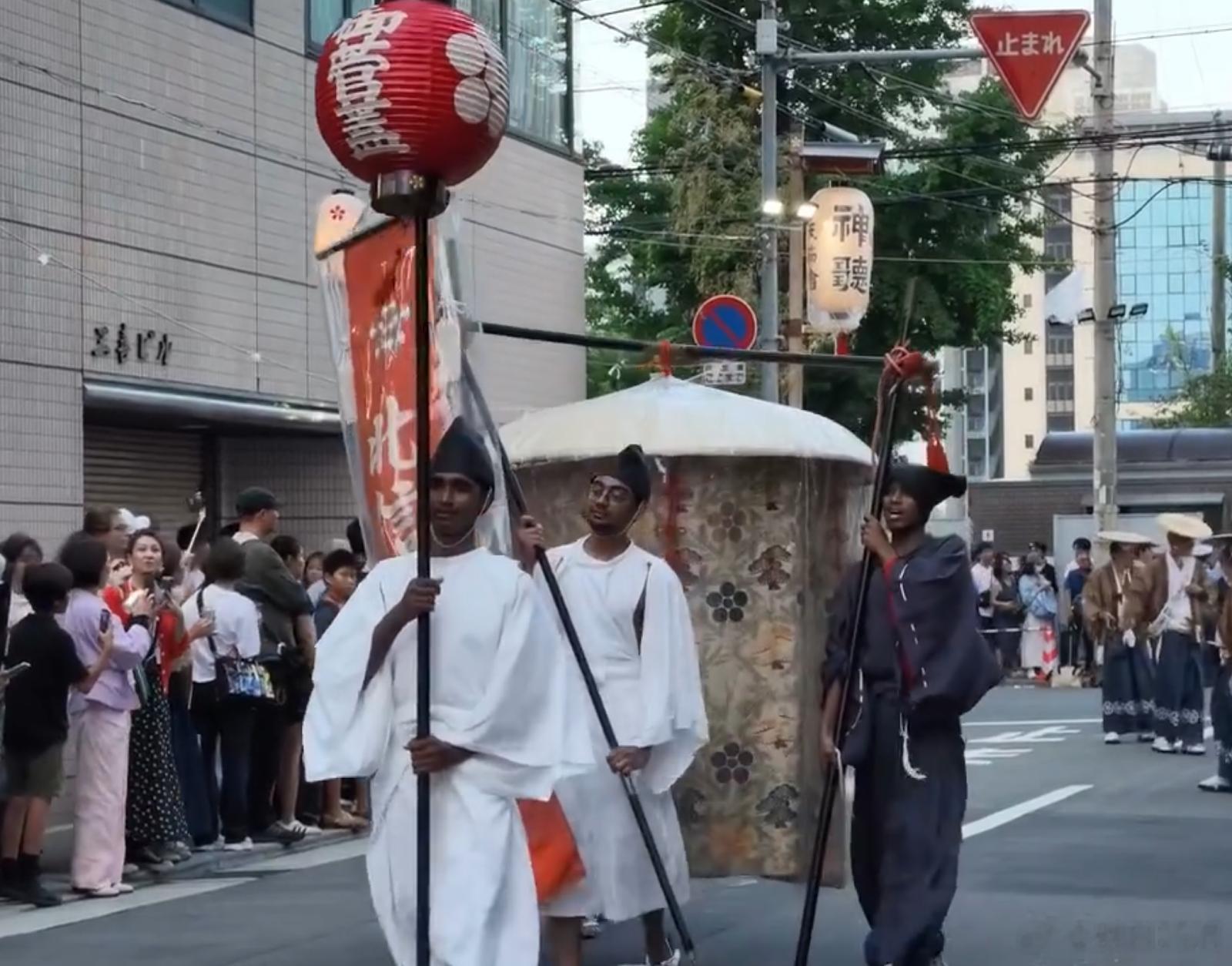 日本被印度人攻陷了 