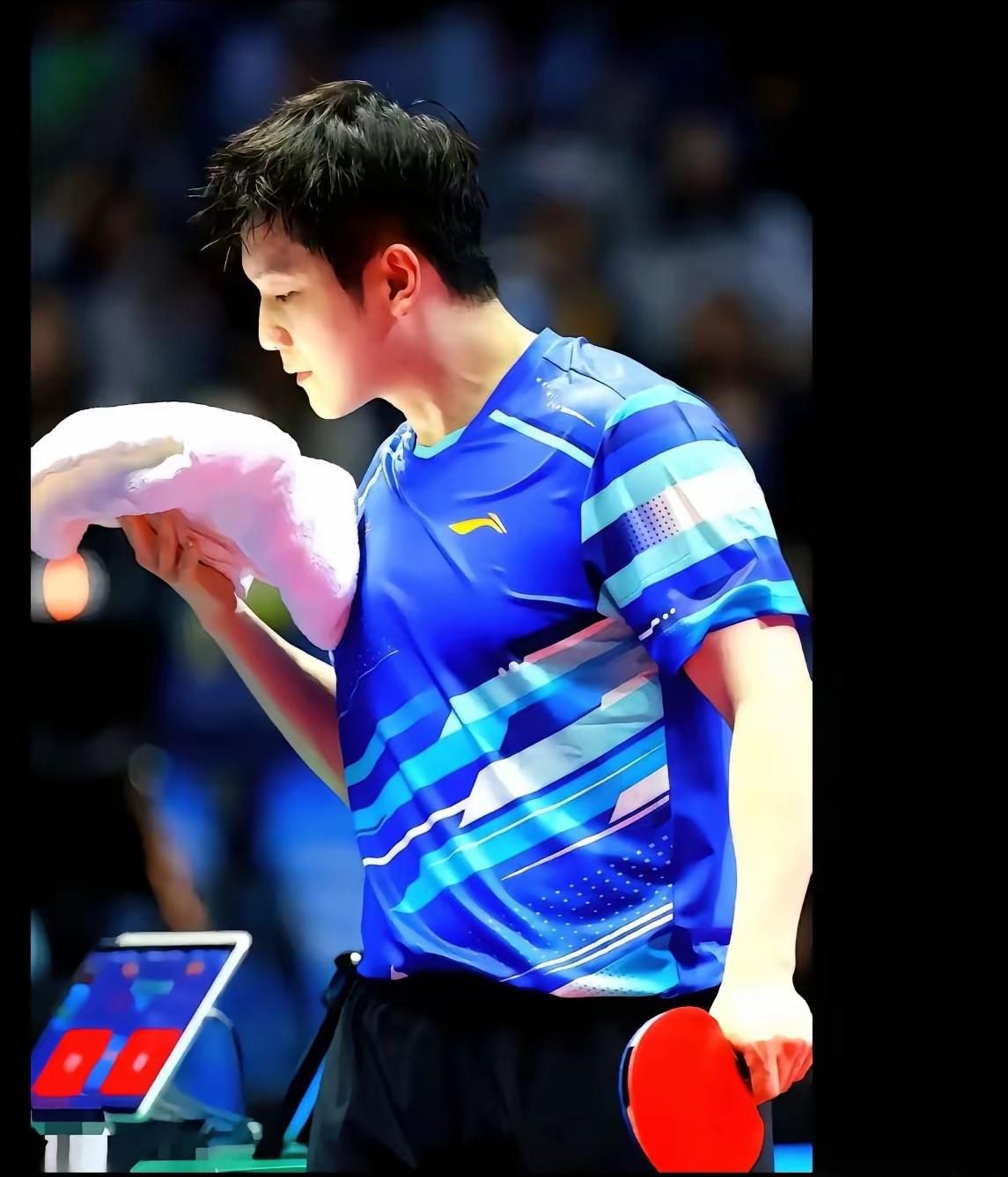 看完樊振东比赛
我爸突然一拍大腿跟我说
千万别舍不得钱，你看樊振东，以后有机会，