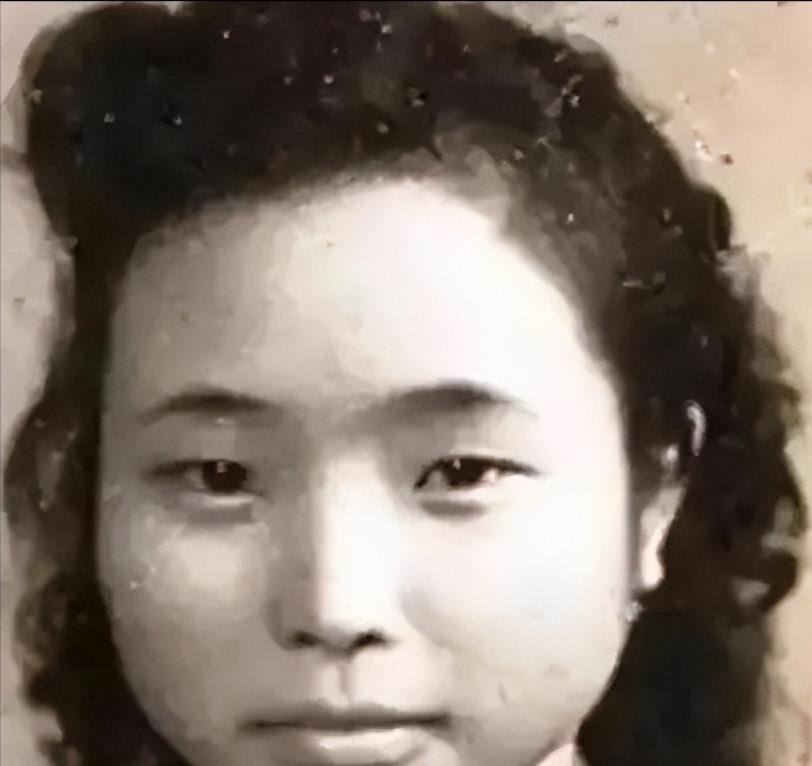 1965年，四川理科状元彭云报考哈军工，因为600度近视、体重太轻被刷了下来。