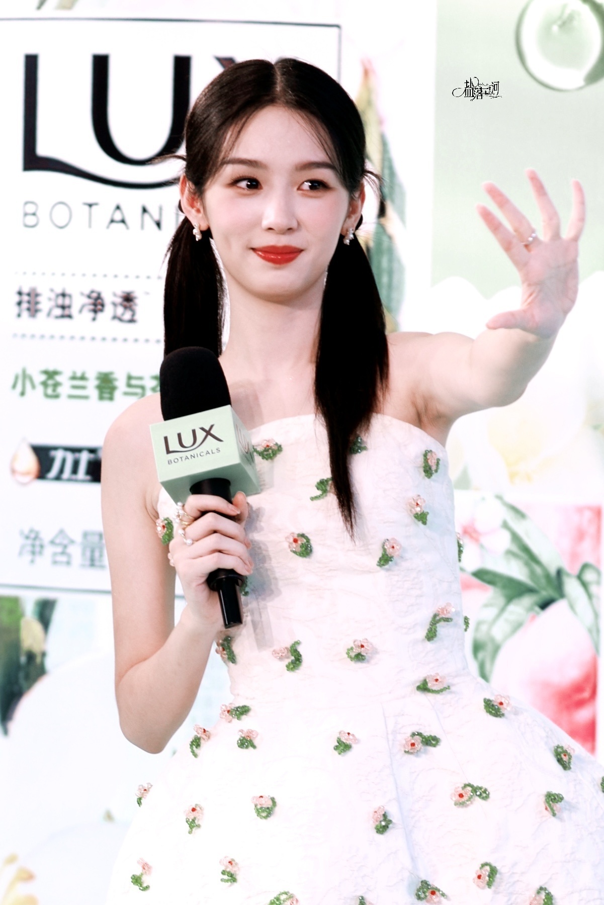 周也李冰冰一个比一个飒这么权威的颜值进入内娱🫶🏻 ​​​