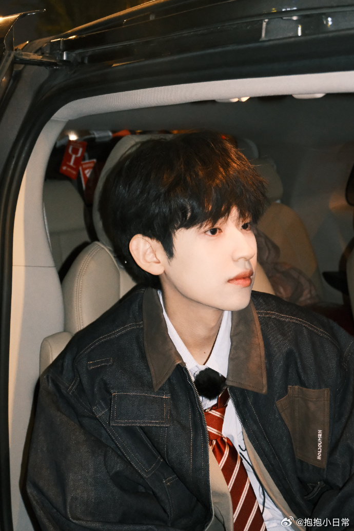 付思超否认与黄霄云恋情 付思超发声澄清绯闻，和黄霄云是多年好友，如今签约新公司，