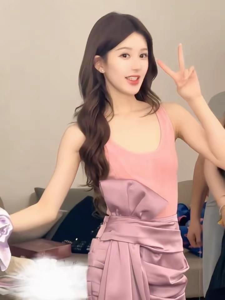 赵露思 特美刻全球品牌代言人 今日份美貌check