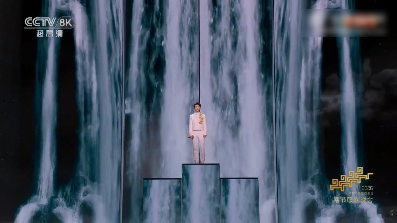 看到魏晨哥哥站在台阶的那一刻，以为上春山又来了…… 